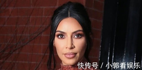 金·卡戴珊晒出精修美照为内衣产品做宣传 网友身材已经走形!